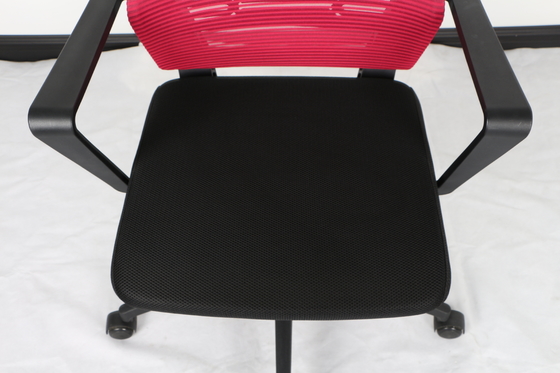 Red Polyester Ergo Executive Mesh Office Chair Smooth Curve GF30 Armrest
